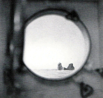 Eisberg, fotografiert durch ein Bullauge der PROSPEKTA